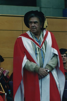 Chicka Dixon being awarded an Honorary Doctorate of Letters at UNSW in 2006